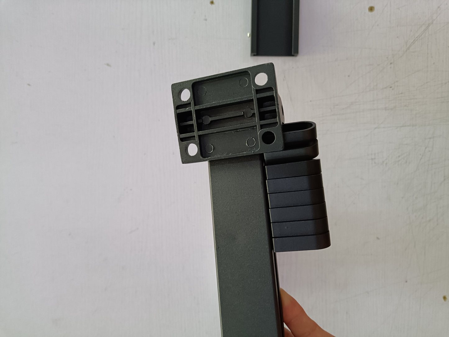 New Indoor Invisible Clothes Hanger